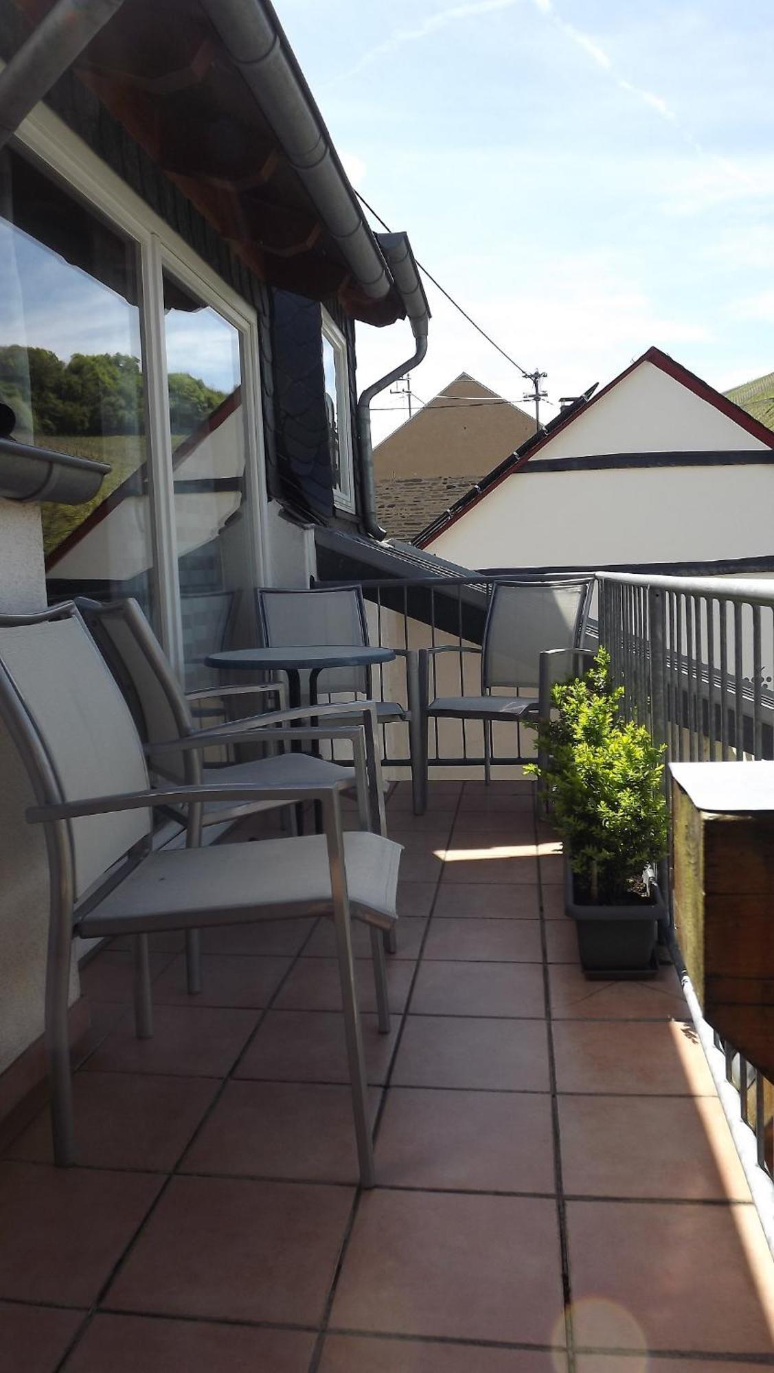Ferienweingut & Gutsrestaurant Becker Apartment Burgen  ภายนอก รูปภาพ
