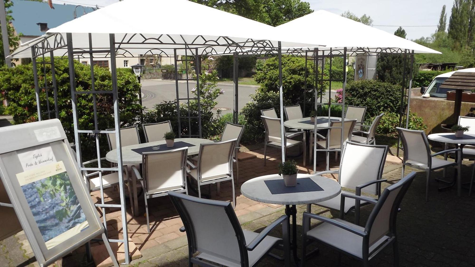 Ferienweingut & Gutsrestaurant Becker Apartment Burgen  ภายนอก รูปภาพ