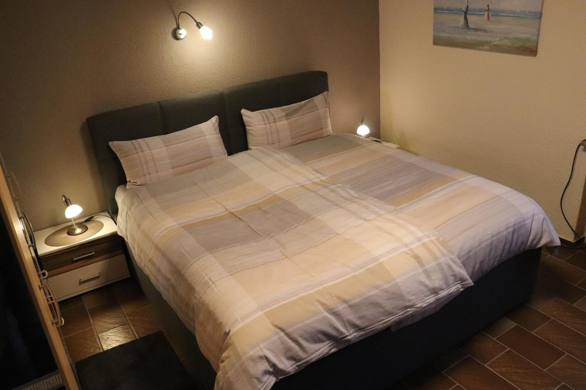 Ferienweingut & Gutsrestaurant Becker Apartment Burgen  ภายนอก รูปภาพ