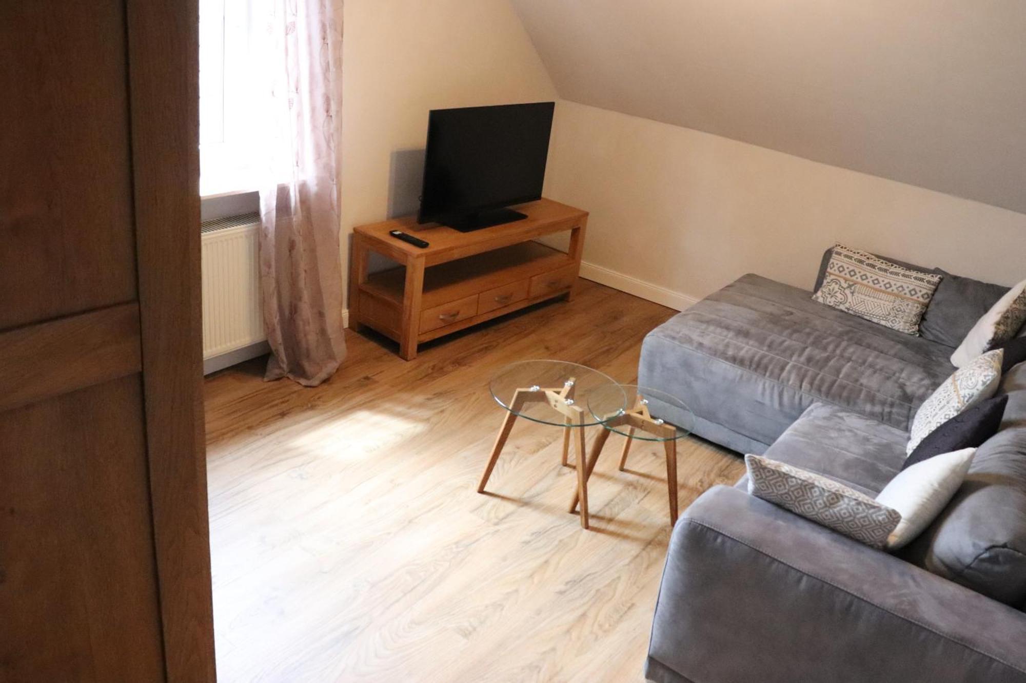 Ferienweingut & Gutsrestaurant Becker Apartment Burgen  ภายนอก รูปภาพ