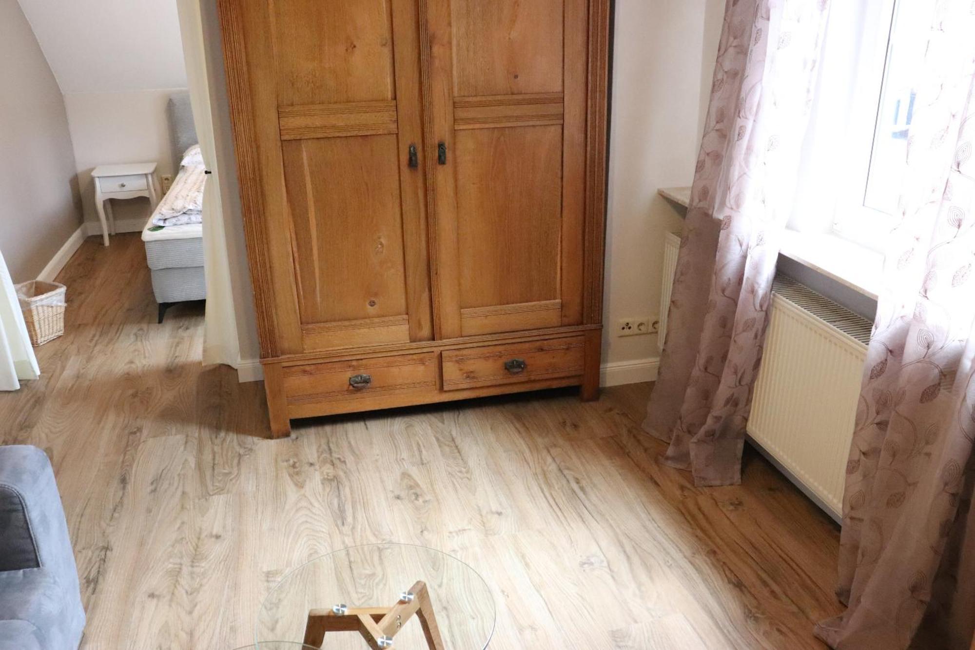 Ferienweingut & Gutsrestaurant Becker Apartment Burgen  ภายนอก รูปภาพ
