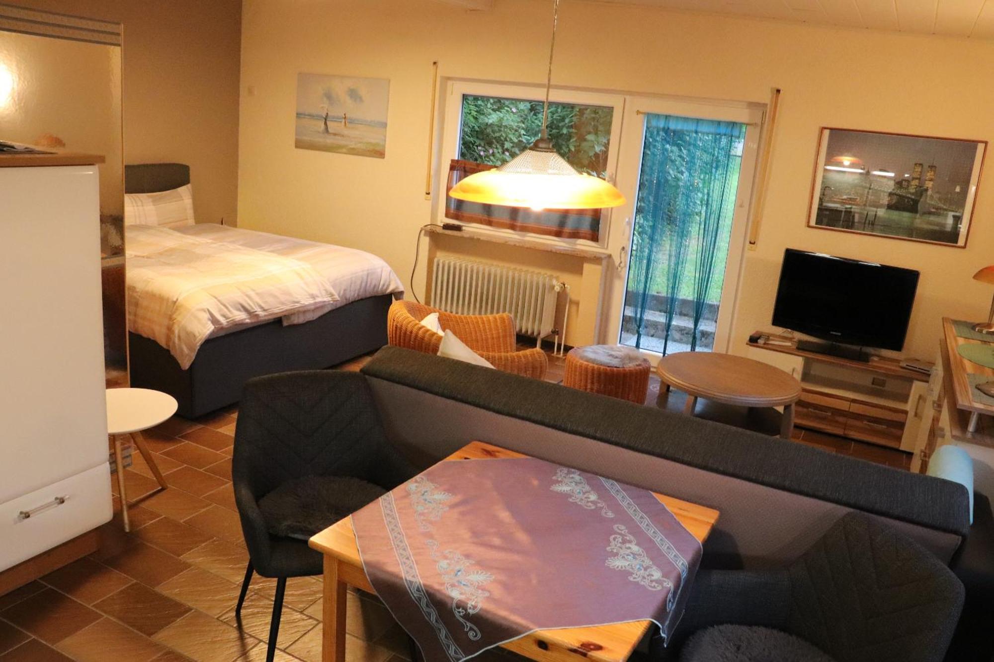 Ferienweingut & Gutsrestaurant Becker Apartment Burgen  ภายนอก รูปภาพ