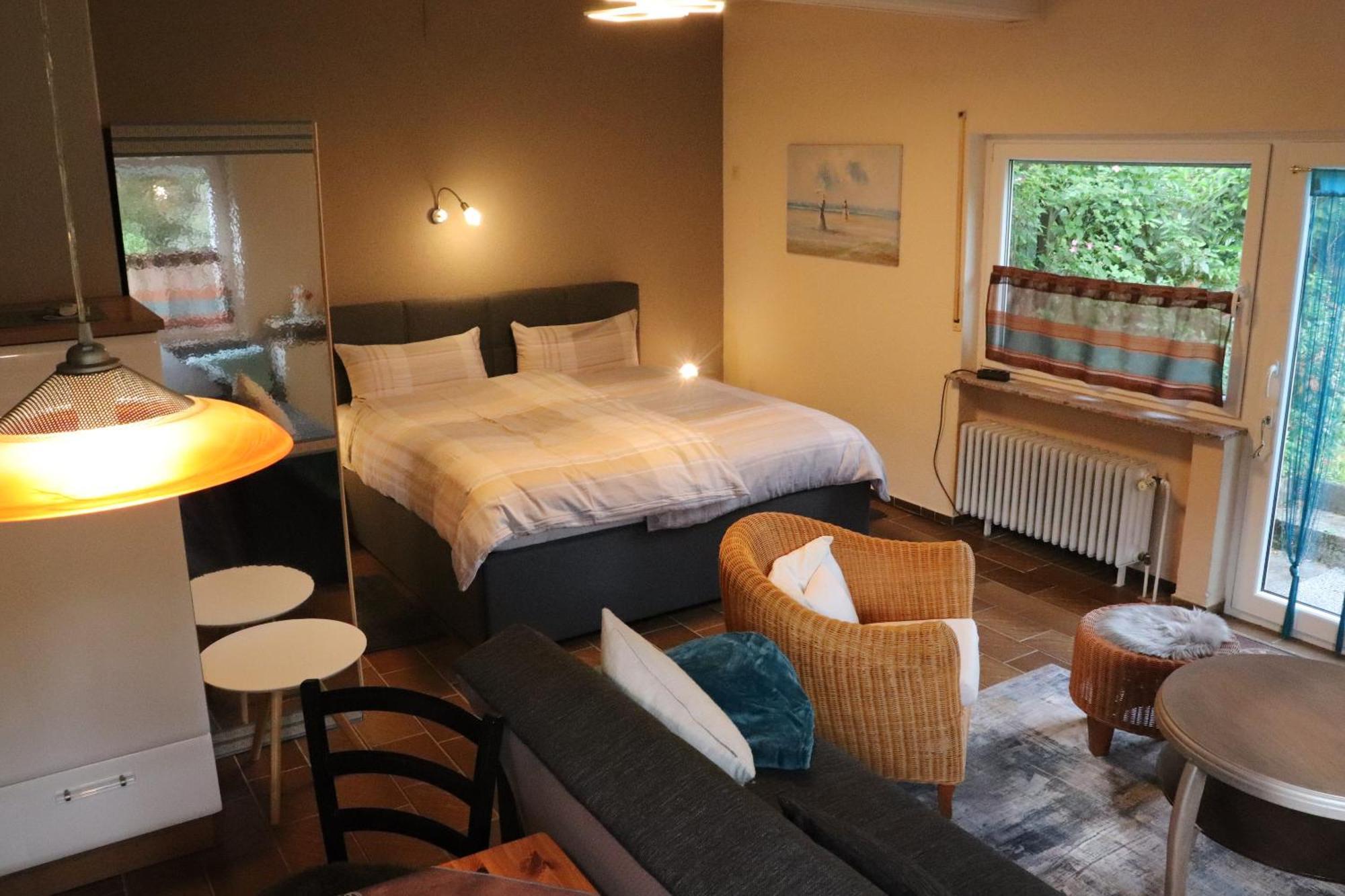 Ferienweingut & Gutsrestaurant Becker Apartment Burgen  ภายนอก รูปภาพ