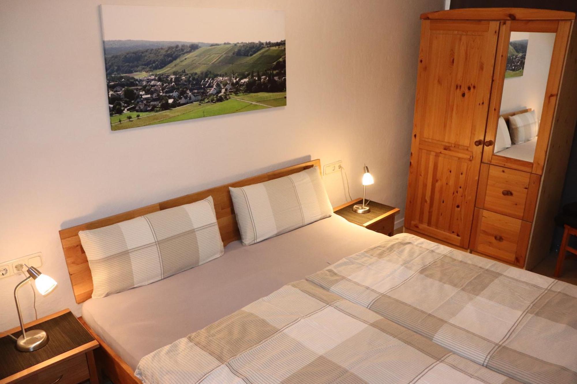 Ferienweingut & Gutsrestaurant Becker Apartment Burgen  ภายนอก รูปภาพ