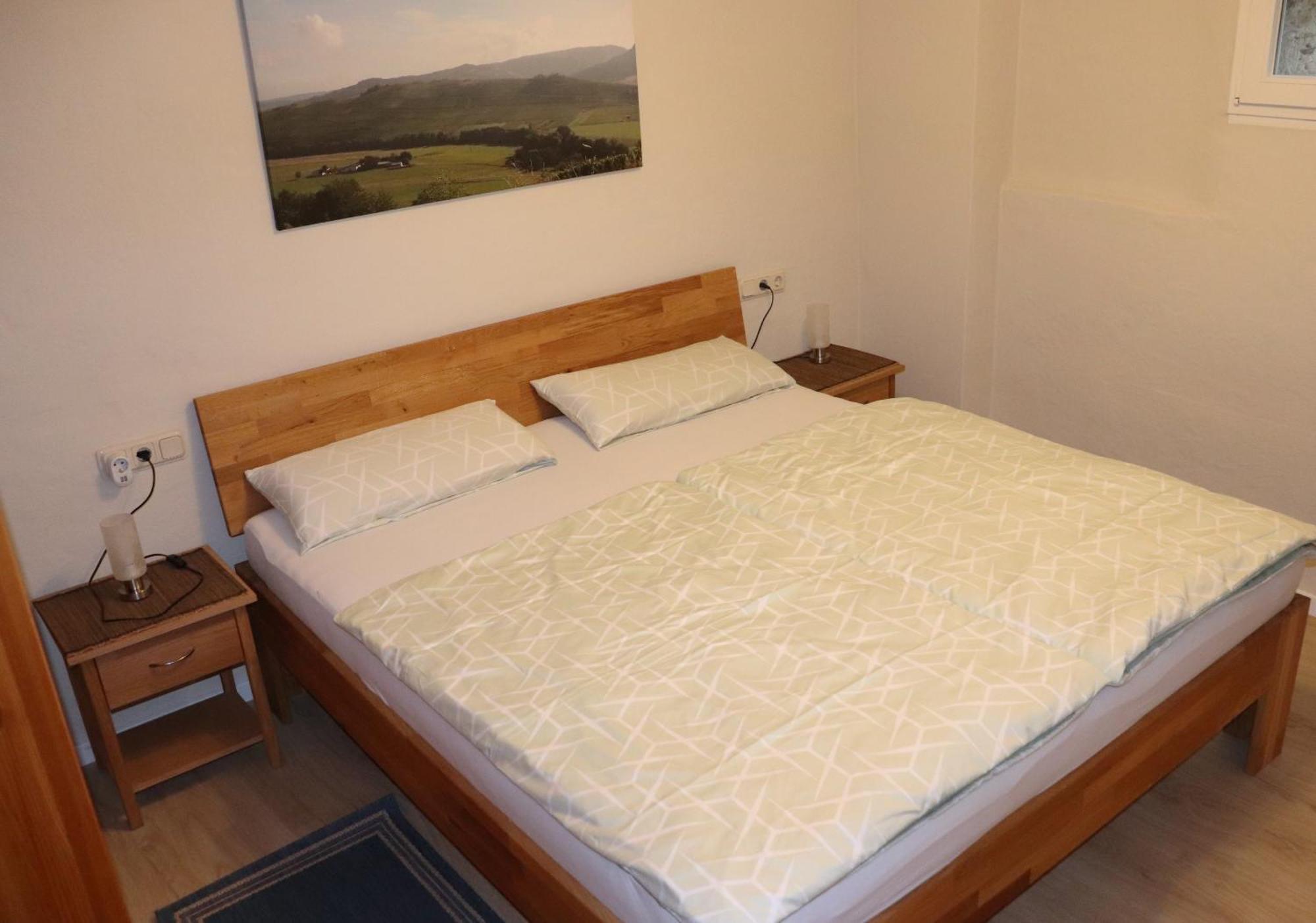 Ferienweingut & Gutsrestaurant Becker Apartment Burgen  ภายนอก รูปภาพ